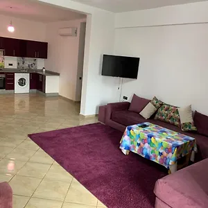 Grand Appartement, Résidence Familiale Avec Grande Piscine Et Jardin Bio Appartement